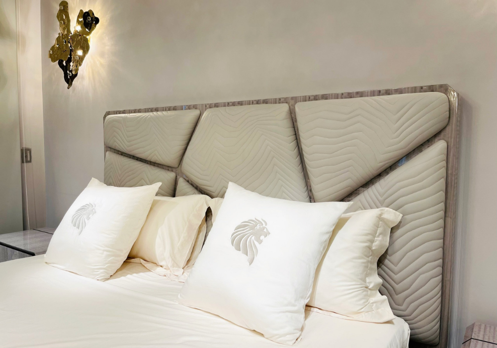 Giường ngủ Moonlight nổi bật với thiết kế đầu giường độc đáo