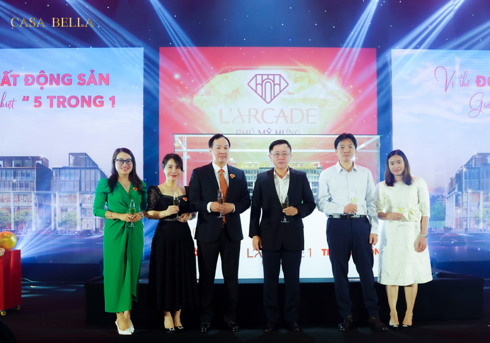 Đại diện Casa Bella tham dự sự kiện ra mắt dự án Phu My Hung L'Arcade